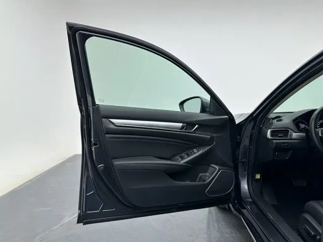 Honda Accord — Фото автомобиля 11