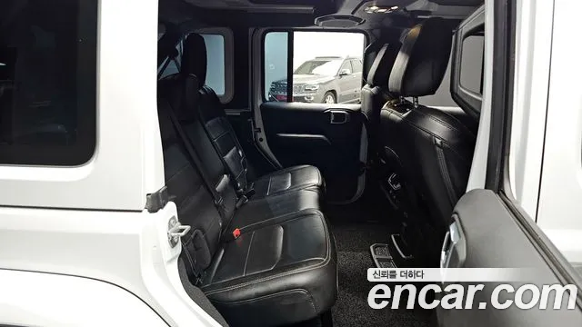 Jeep Wrangler Wrangler (JL) 2.0 Overland 4 двери — Фото автомобиля 11