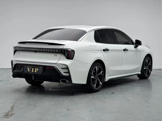 Lynk & Co 03 — Фото автомобиля 9