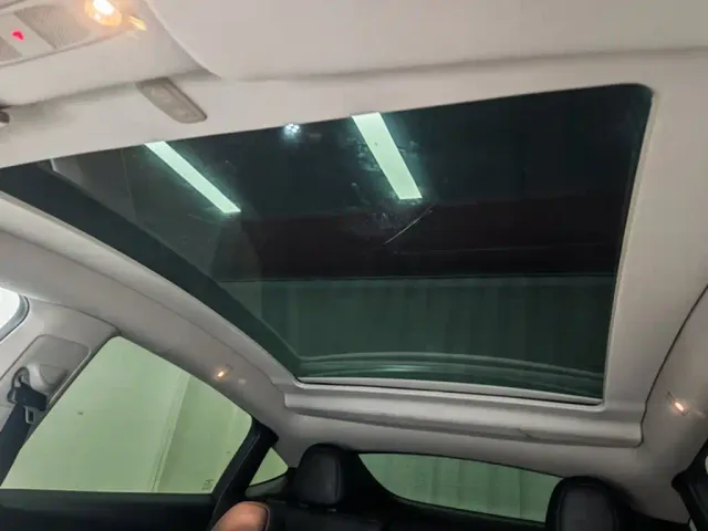 Tesla Model Y — Фото автомобиля 10