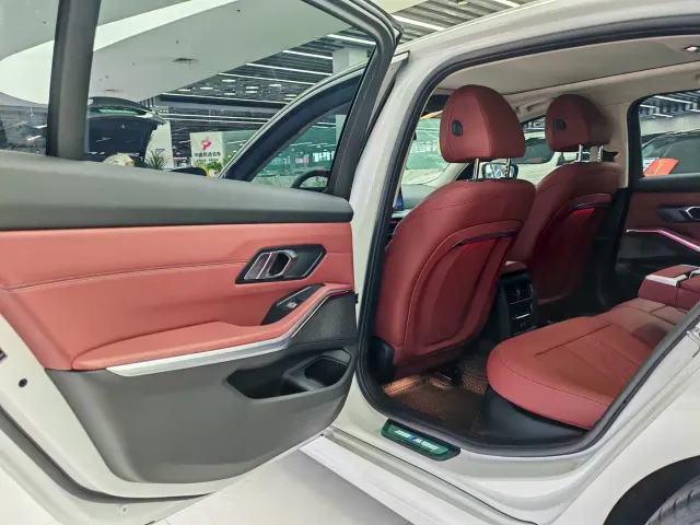 BMW 3 Series — Фото автомобиля 17