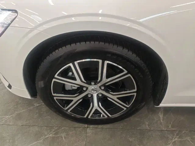 Volvo S60 — Фото автомобиля 22