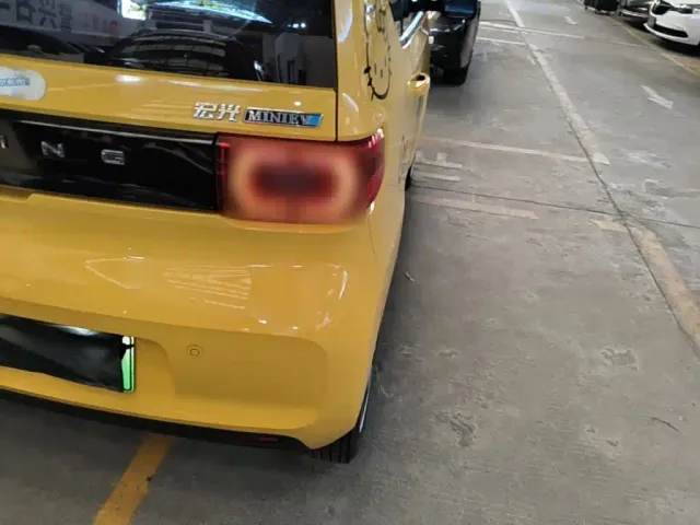 Wuling Hongguang Mini EV — Фото автомобиля 7