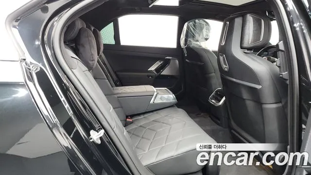 BMW 7-Series 7 серия (G70) 740i sDrive M Sport — Фото автомобиля 20