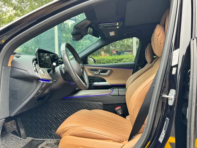Mercedes-Benz E-Class — Фото автомобиля 8