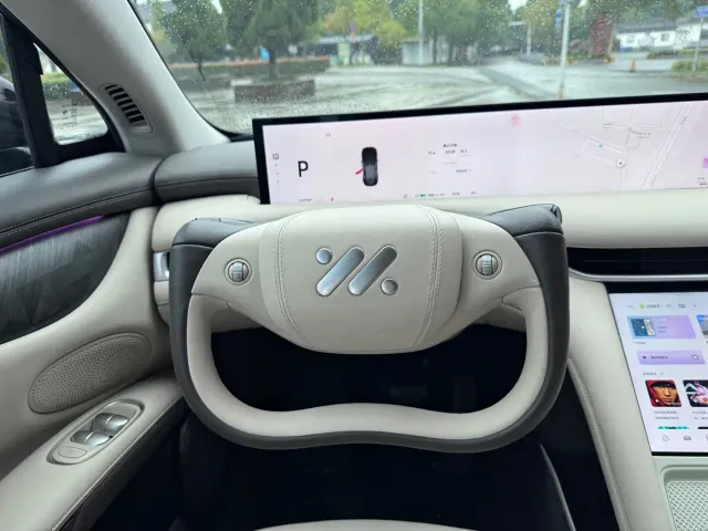IM Motors LS6 — Фото автомобиля 16