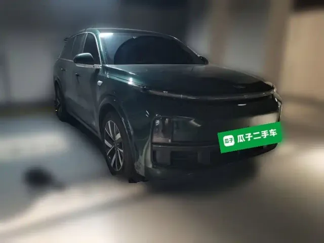 Li Auto L8 — Фото автомобиля 3