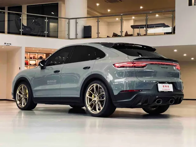 Porsche Cayenne — Фото автомобиля 3