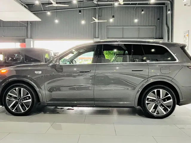 Li Auto L9 — Фото автомобиля 5