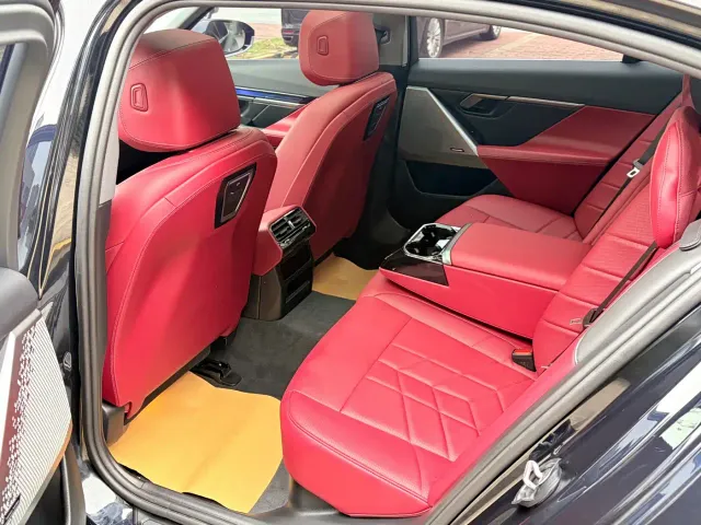 BMW 5 Series — Фото автомобиля 8