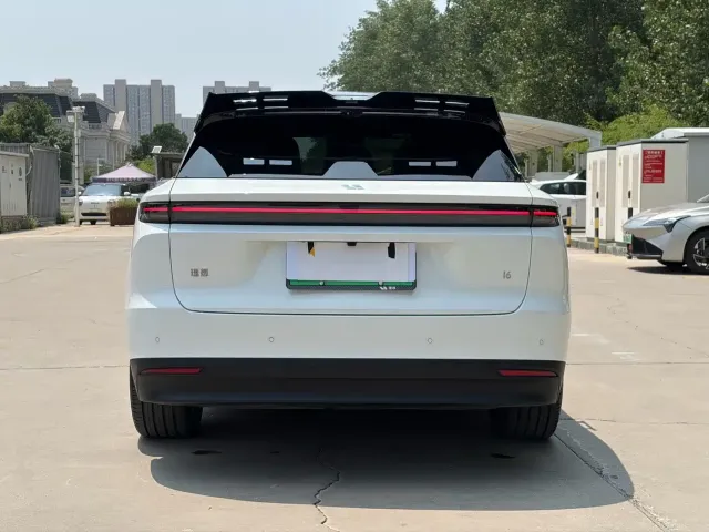 Li Auto i6 — Фото автомобиля 10