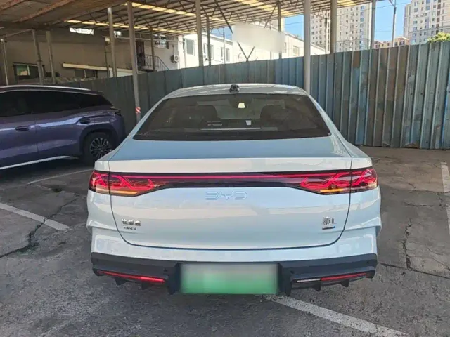 BYD Qin L — Фото автомобиля 5