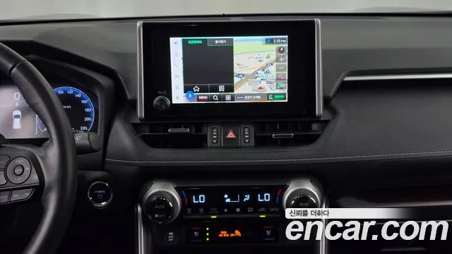 Toyota RAV4 Generation 5 — Фото автомобиля 13