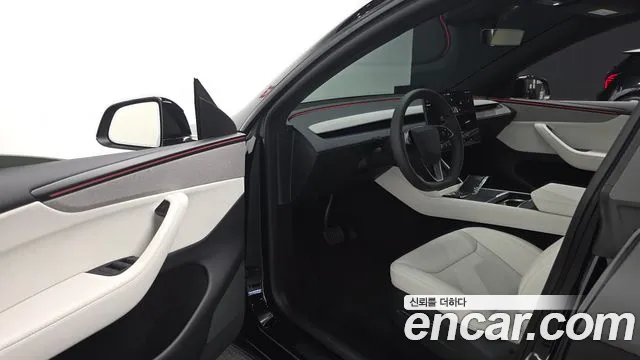 Tesla Model Y — Фото автомобиля 15