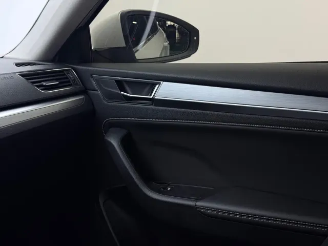 Skoda Superb — Фото автомобиля 11