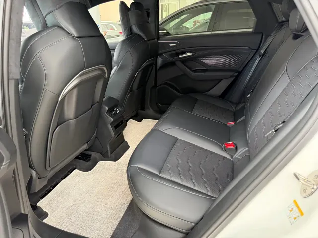 Audi Q6L Sportback e-tron — Фото автомобиля 10