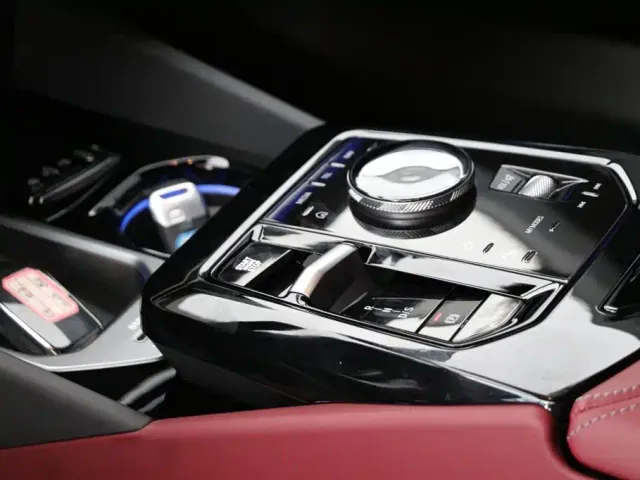 BMW 5 Series — Фото автомобиля 16