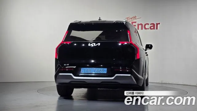 Kia EV9 — Фото автомобиля 4