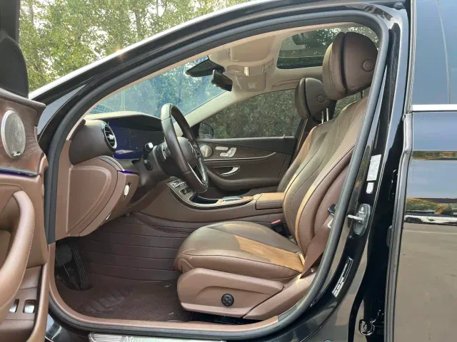 Mercedes-Benz E-Class — Фото автомобиля 4