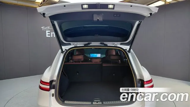 Genesis GV70 — Фото автомобиля 19
