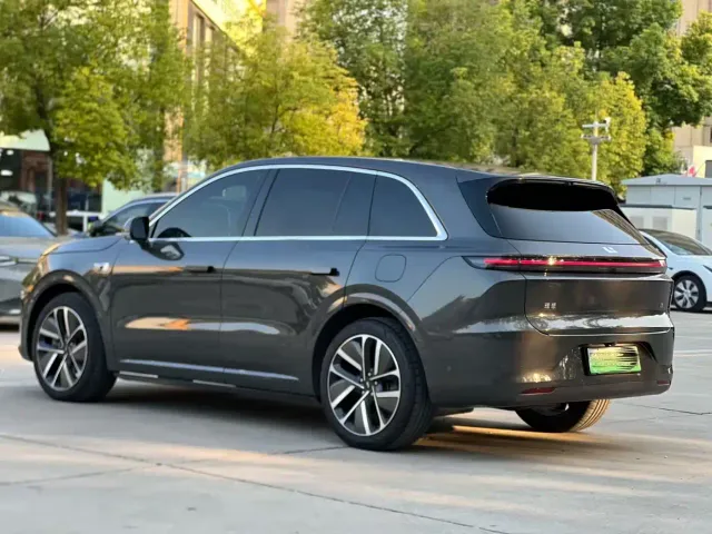 Li Auto L6 — Фото автомобиля 9