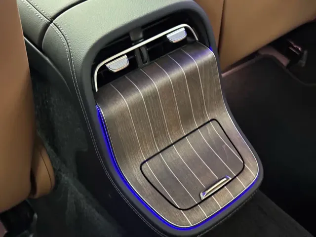 Mercedes-Benz E-Class — Фото автомобиля 11