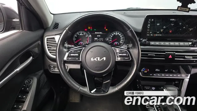 Kia Seltos — Фото автомобиля 19