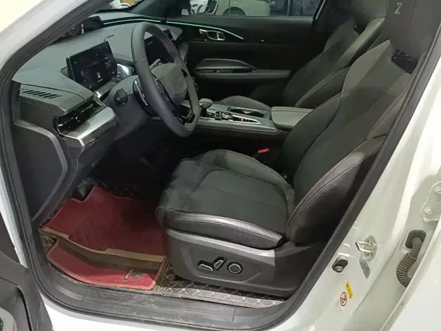 Changan Oshan Z6 EV — Фото автомобиля 10