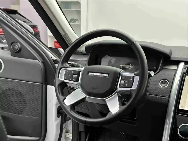 Land Rover Discovery — Фото автомобиля 10