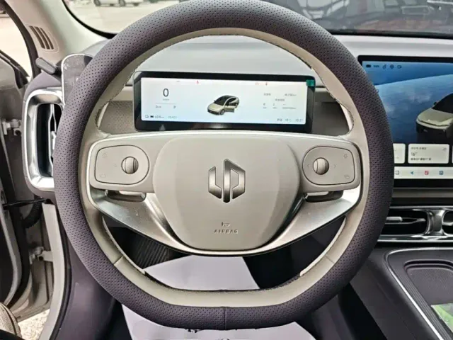 Leapmotor B01 — Фото автомобиля 10