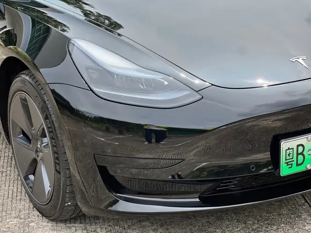 Tesla Model 3 — Фото автомобиля 22