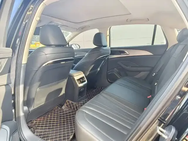 Hongqi H5 — Фото автомобиля 7
