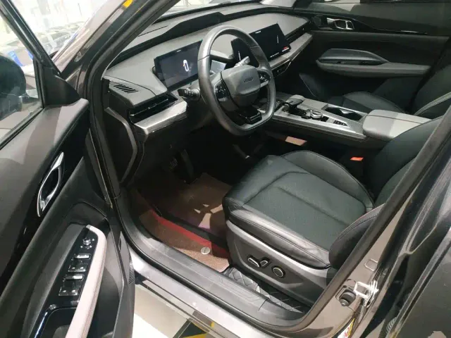 Changan Z6 — Фото автомобиля 15