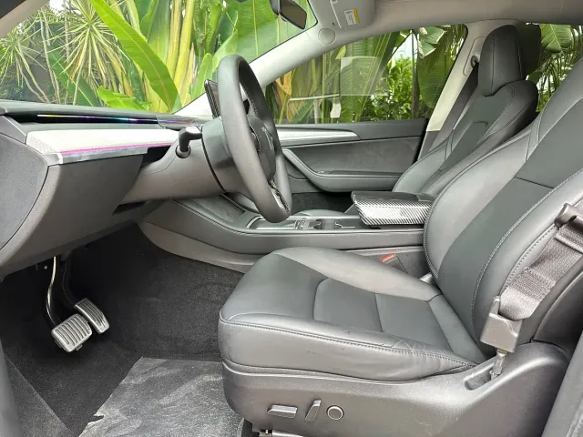 Tesla Model Y — Фото автомобиля 10