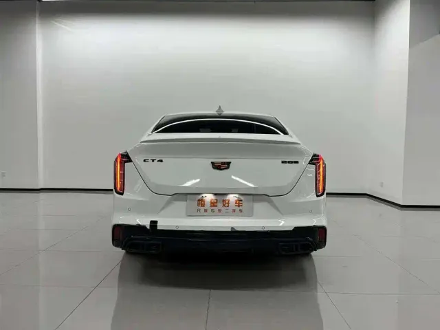 Cadillac CT4 — Фото автомобиля 5