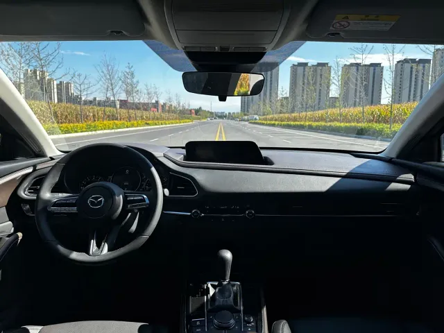 Mazda CX-30 — Фото автомобиля 3