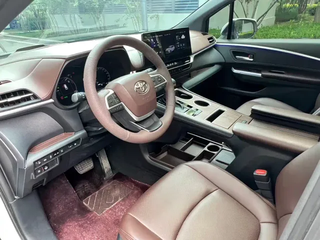 Toyota Granvia — Фото автомобиля 16