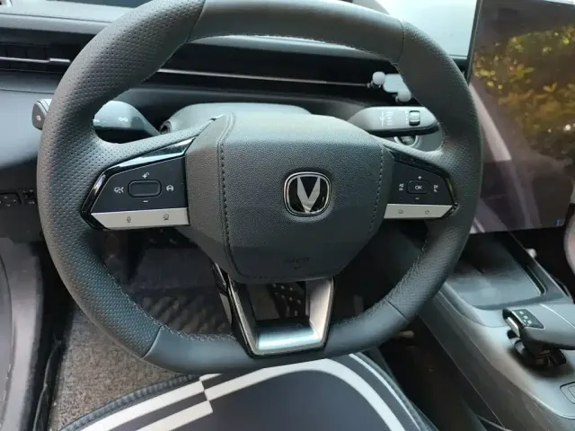 Changan Eado — Фото автомобиля 2