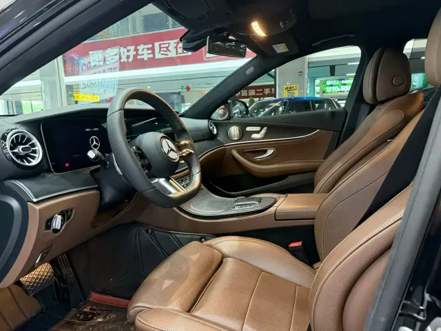 Mercedes-Benz E-Class — Фото автомобиля 4