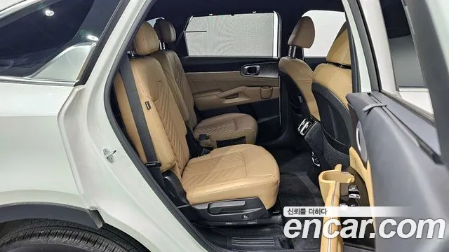 Kia Sorento Новый Sorento 4 поколение Бензин 2.5T 2WD — Фото автомобиля 11