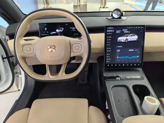 Nio ET5 — Фото автомобиля 5