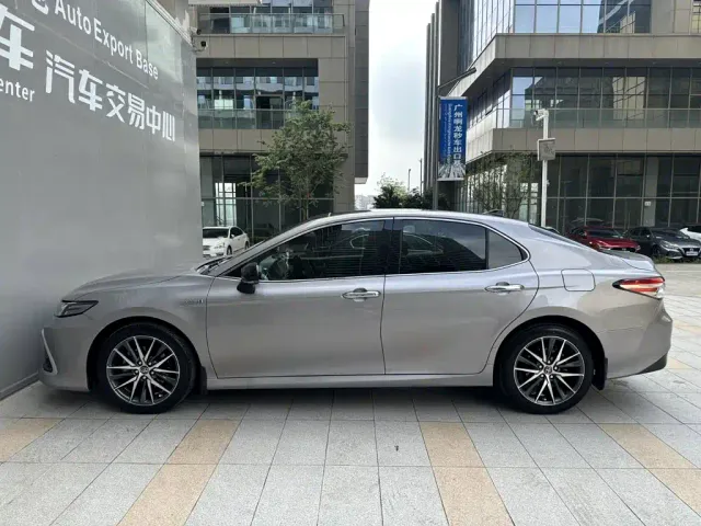 Toyota Camry — Фото автомобиля 3