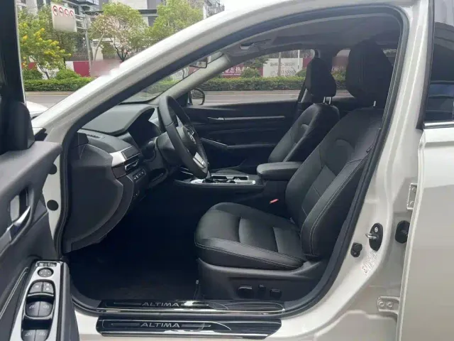 Nissan Teana — Фото автомобиля 6