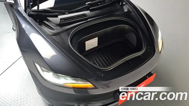 Tesla Model 3 — Фото автомобиля 5