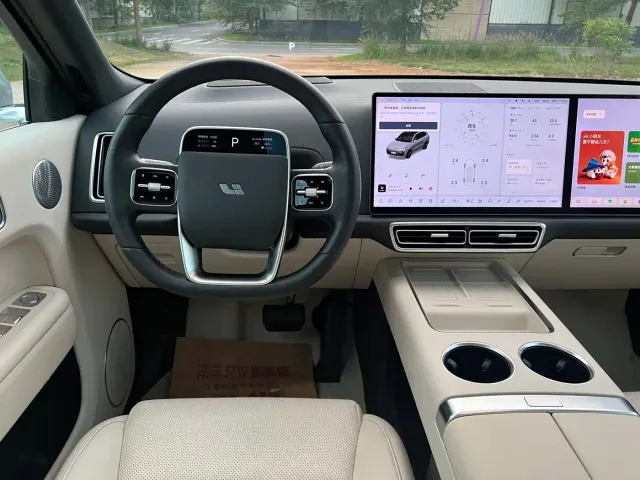 Li Auto L8 — Фото автомобиля 8