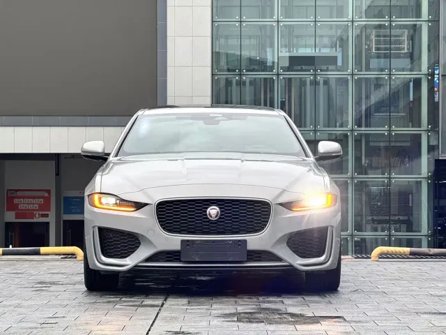 Jaguar XEL — Фото автомобиля 2