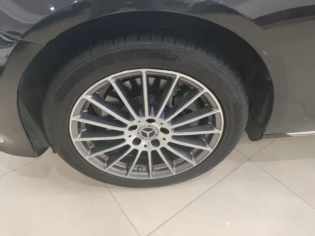Mercedes-Benz E-Class — Фото автомобиля 22