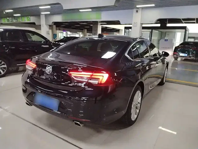 Buick Regal — Фото автомобиля 6