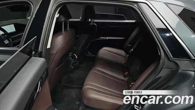 Hyundai Grandeur Grandeur (GN7) 2.5 Бензин 2WD — Фото автомобиля 19