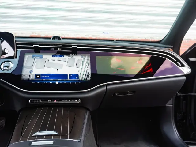 Mercedes-Benz E-Class — Фото автомобиля 23